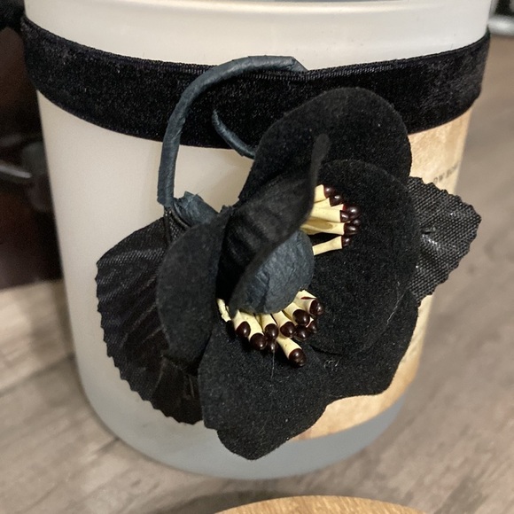 DW HOME MARSHMALLOW GHOSTS SINGLE WICK HALLOWEEN JAR CANDLE W/VELVET FLOWER - Picture 5 of 8